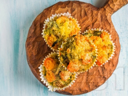 Лесни и бързи солени мъфини / кексчета с броколи - снимка на рецептата